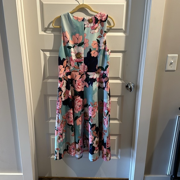 Vince Camuto Sleeveless Scuba Floral Print Fit and Flare Dress - Picture 5 of 5